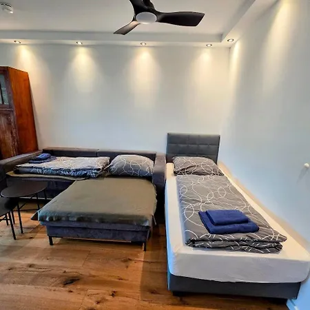 Διαμέρισμα Design-wohnung Im Zentrum Mit Balkon Und Parkplatz *