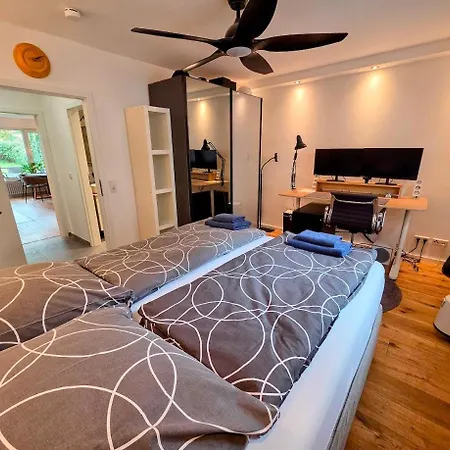 Design-wohnung Im Zentrum Mit Balkon Und Parkplatz Διαμέρισμα *
