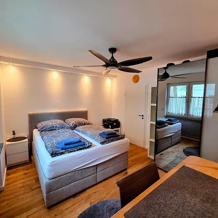 Design-wohnung Im Zentrum Mit Balkon Und Parkplatz Διαμέρισμα